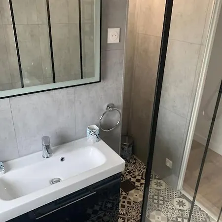 Rues Pietonnes 40m Halles - Gd Studio - Plage 100m Appartement