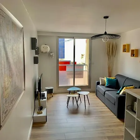 Appartement Rues Pietonnes 40m Halles - Gd Studio - Plage 100m *